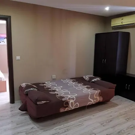 One-Bedroom Apartment 100 Meters From The Beach - Nesebar 아파트